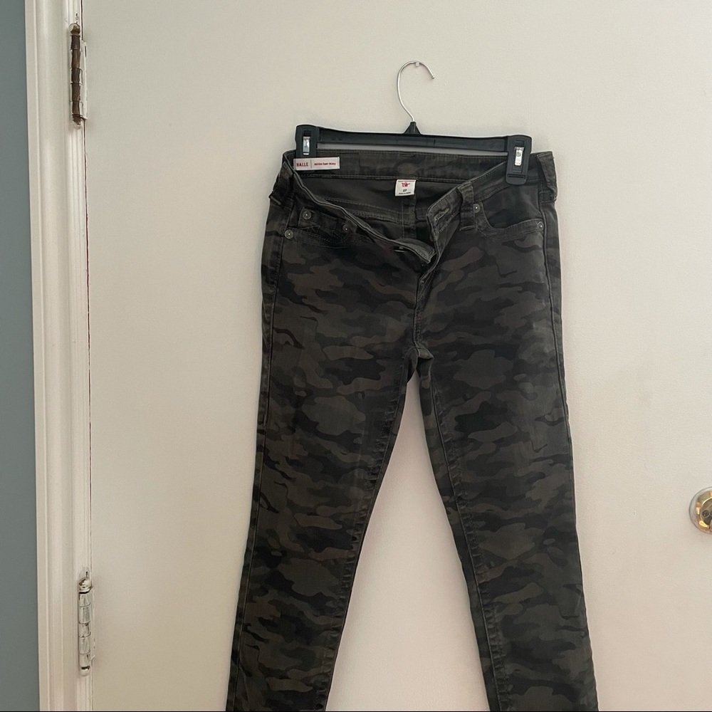 True Religion Camo Skinny Jeans. Size 27 (like a 4).